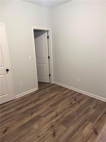 1449 Creekside Cir NW, Atlanta, GA 30318