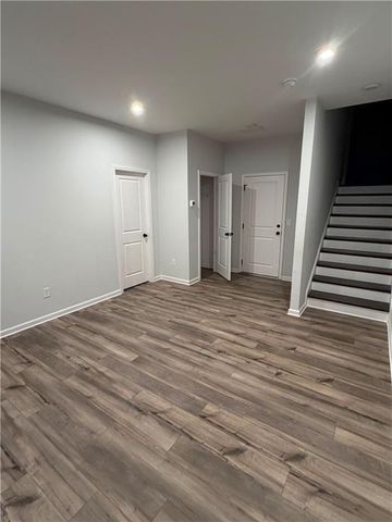 1449 Creekside Cir NW, Atlanta, GA 30318
