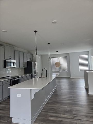 1449 Creekside Cir NW, Atlanta, GA 30318