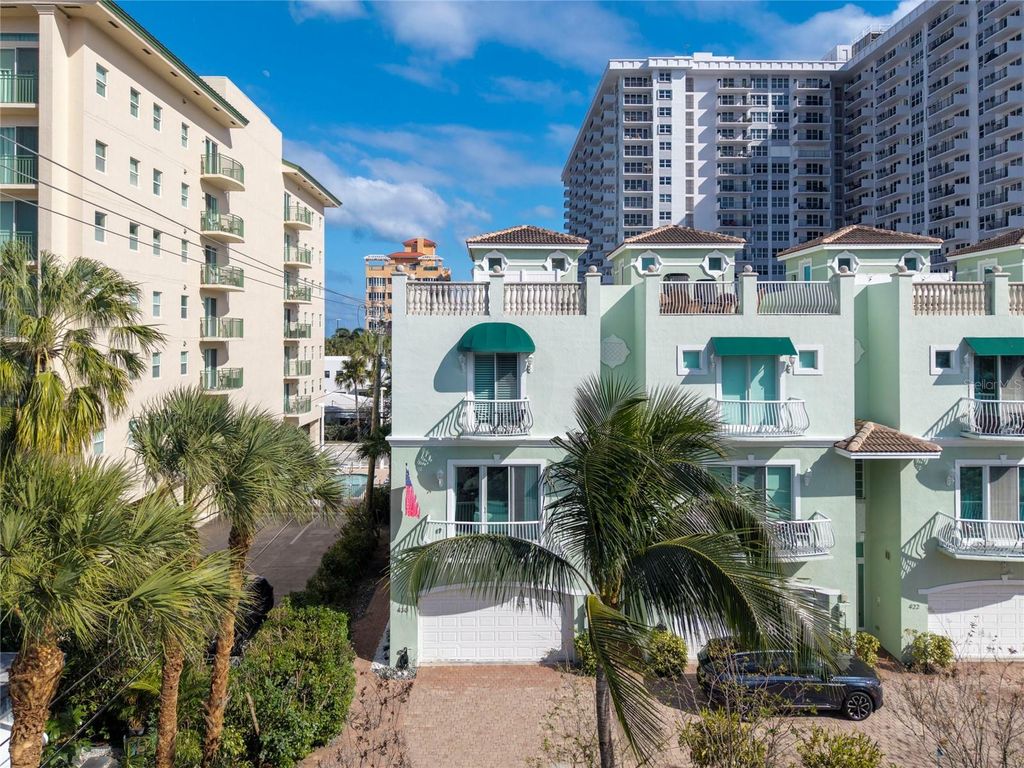 Image 1 of property listing at 430 SUNSET DRIVE, Pompano Beach, FL 33062