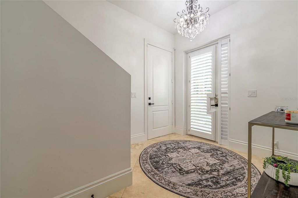 Image 11 of property listing at 430 SUNSET DRIVE, Pompano Beach, FL 33062