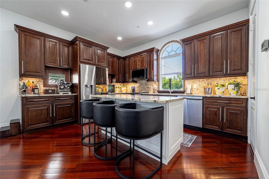 Image 13 of property listing at 430 SUNSET DRIVE, Pompano Beach, FL 33062