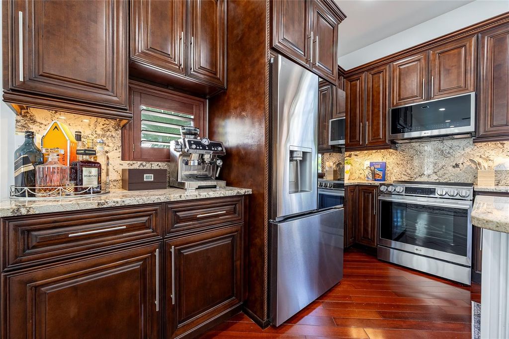 Image 15 of property listing at 430 SUNSET DRIVE, Pompano Beach, FL 33062