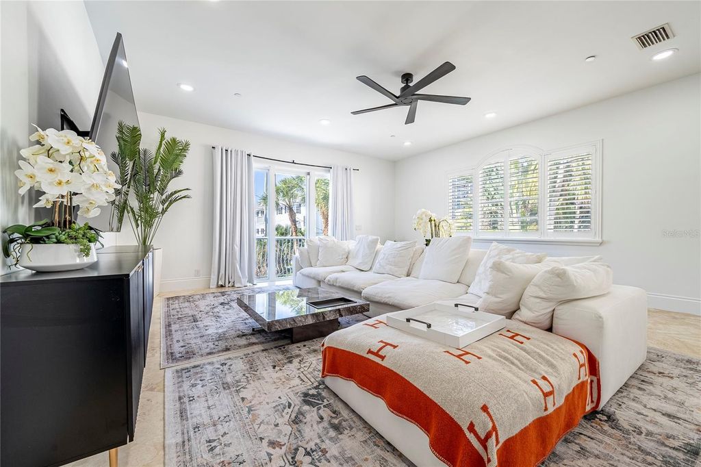 Image 23 of property listing at 430 SUNSET DRIVE, Pompano Beach, FL 33062