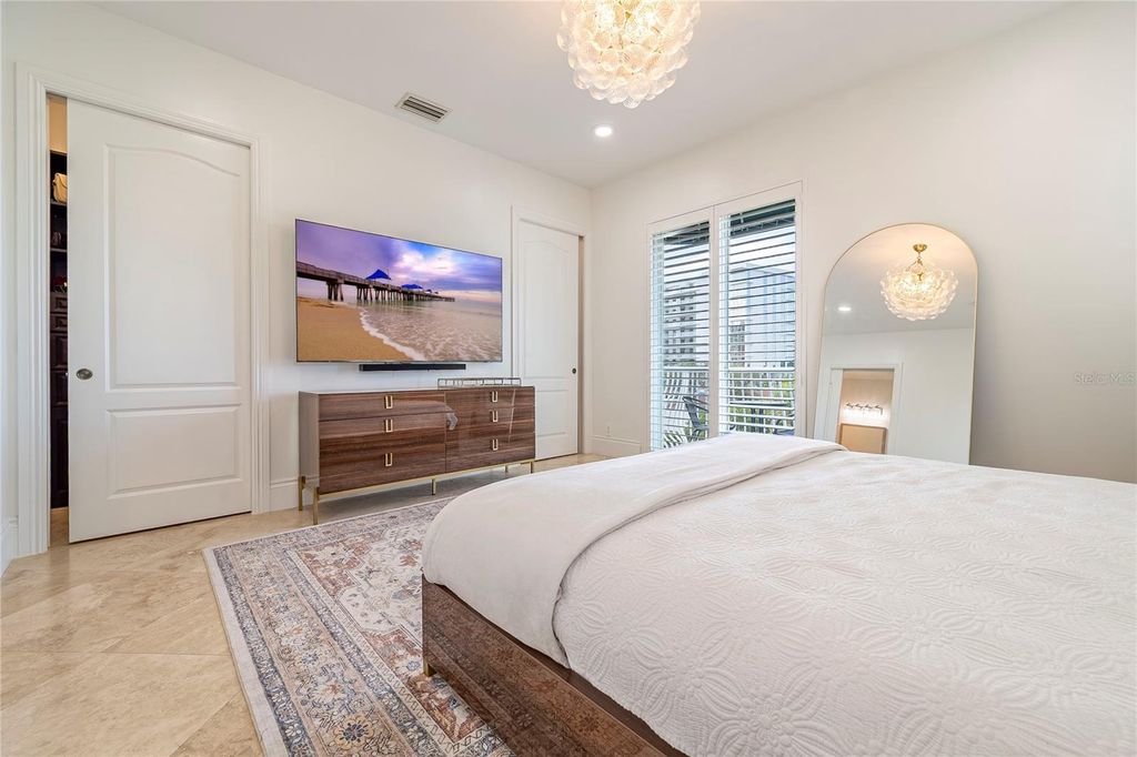 Image 27 of property listing at 430 SUNSET DRIVE, Pompano Beach, FL 33062