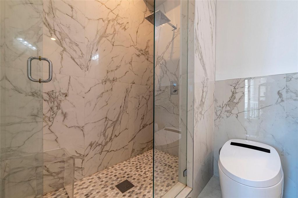 Image 32 of property listing at 430 SUNSET DRIVE, Pompano Beach, FL 33062