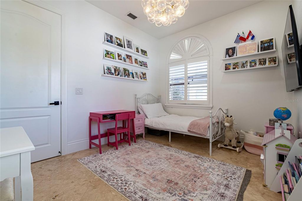 Image 36 of property listing at 430 SUNSET DRIVE, Pompano Beach, FL 33062