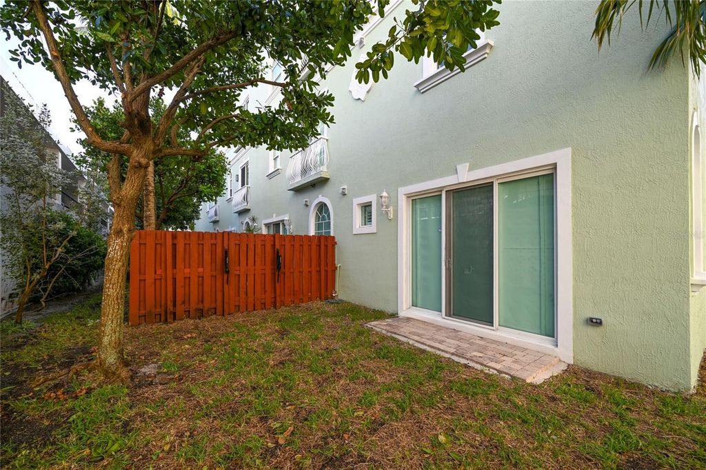 Image 60 of property listing at 430 SUNSET DRIVE, Pompano Beach, FL 33062