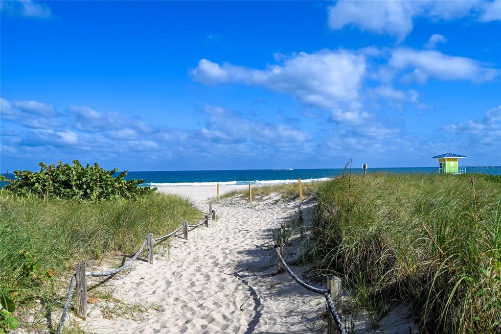 Image 64 of property listing at 430 SUNSET DRIVE, Pompano Beach, FL 33062