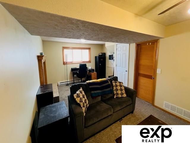 710 Diamond Lane, Papillion, NE 68133