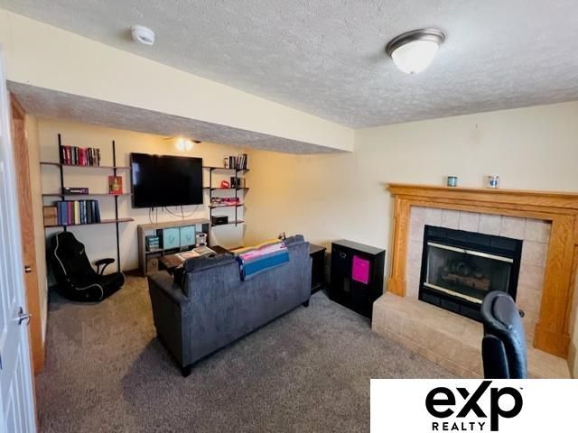 710 Diamond Lane, Papillion, NE 68133