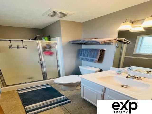 710 Diamond Lane, Papillion, NE 68133