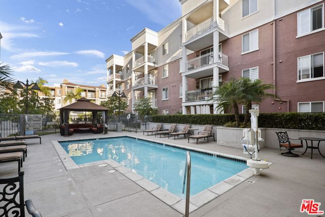 3740 Santa Rosalia Drive 212, Los Angeles, CA 90008