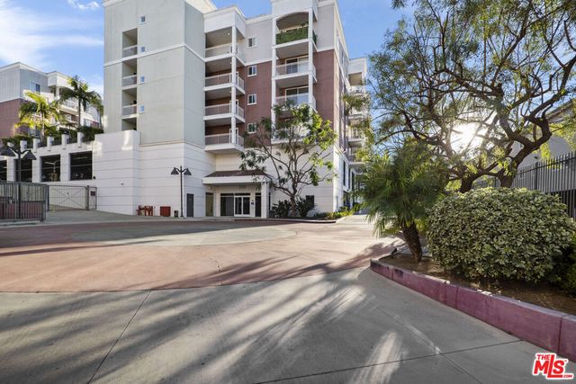 3740 Santa Rosalia Drive 212, Los Angeles, CA 90008