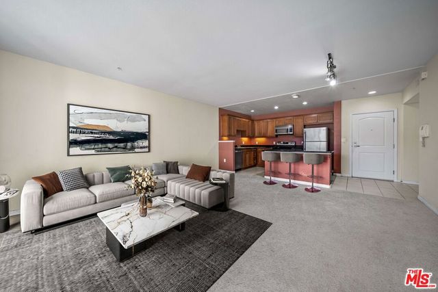 3740 Santa Rosalia Drive 212, Los Angeles, CA 90008