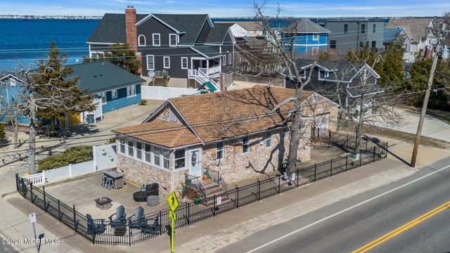 319 Monmouth Avenue, Ocean Gate, NJ 08740
