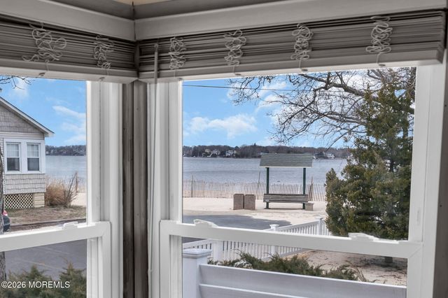 319 Monmouth Avenue, Ocean Gate, NJ 08740