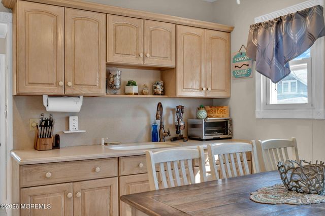 319 Monmouth Avenue, Ocean Gate, NJ 08740