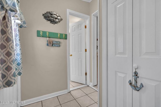 319 Monmouth Avenue, Ocean Gate, NJ 08740