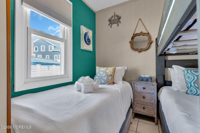 319 Monmouth Avenue, Ocean Gate, NJ 08740