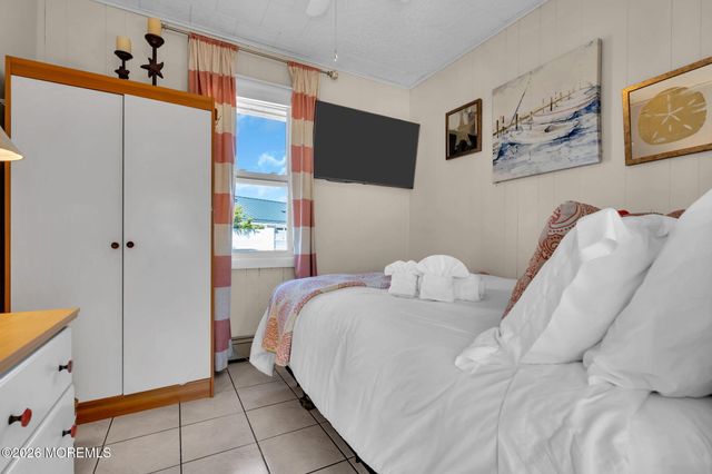 319 Monmouth Avenue, Ocean Gate, NJ 08740
