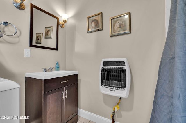 319 Monmouth Avenue, Ocean Gate, NJ 08740