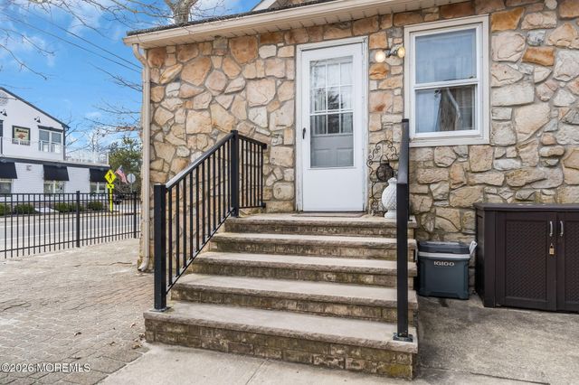 319 Monmouth Avenue, Ocean Gate, NJ 08740