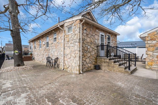 319 Monmouth Avenue, Ocean Gate, NJ 08740