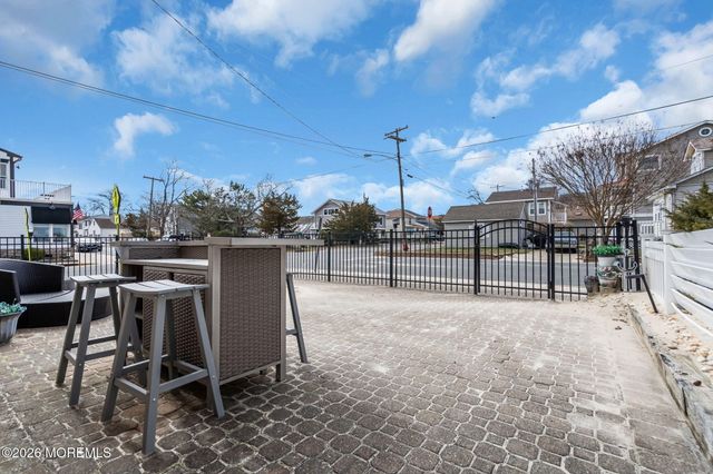 319 Monmouth Avenue, Ocean Gate, NJ 08740