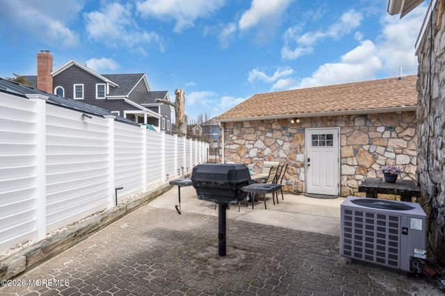 319 Monmouth Avenue, Ocean Gate, NJ 08740