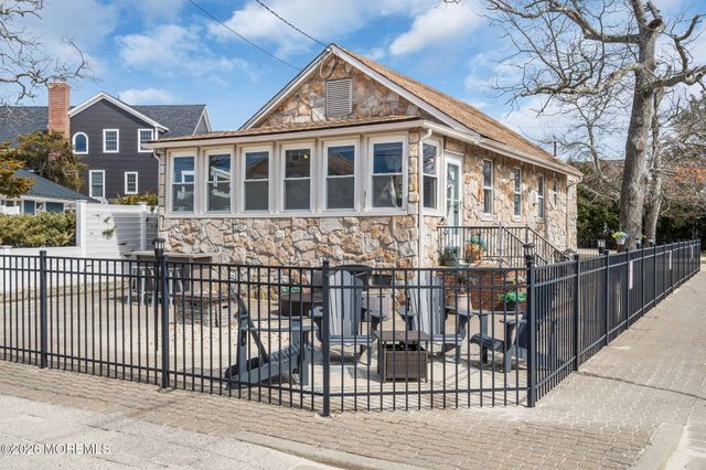 319 Monmouth Avenue, Ocean Gate, NJ 08740