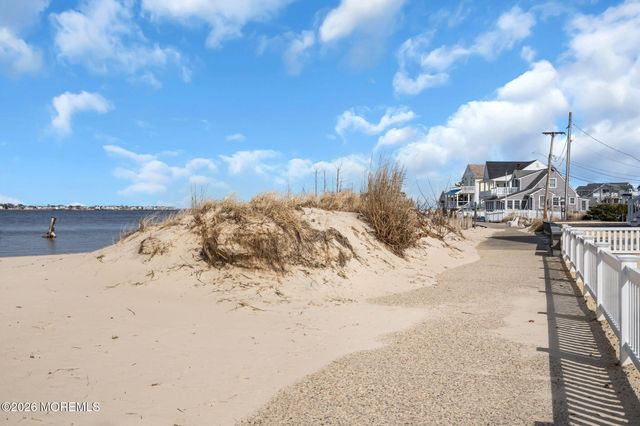 319 Monmouth Avenue, Ocean Gate, NJ 08740