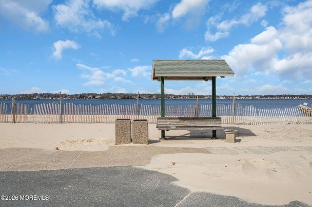 319 Monmouth Avenue, Ocean Gate, NJ 08740