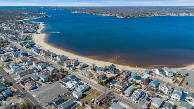 319 Monmouth Avenue, Ocean Gate, NJ 08740