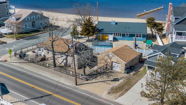 319 Monmouth Avenue, Ocean Gate, NJ 08740