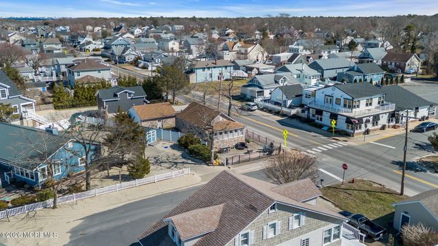 319 Monmouth Avenue, Ocean Gate, NJ 08740