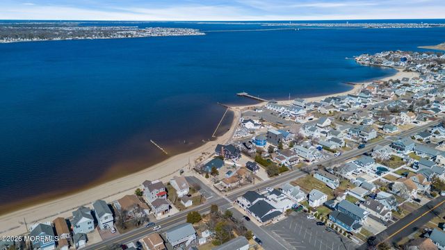 319 Monmouth Avenue, Ocean Gate, NJ 08740