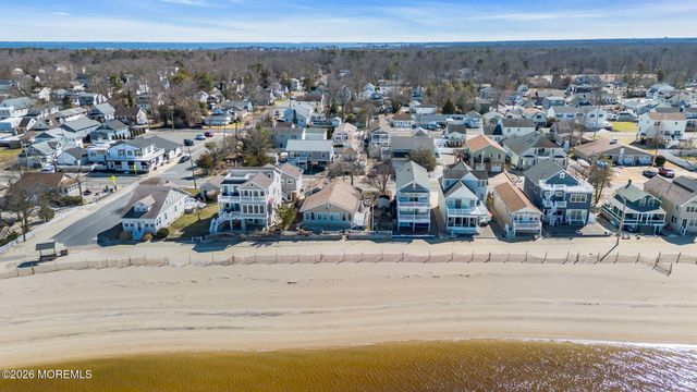 319 Monmouth Avenue, Ocean Gate, NJ 08740