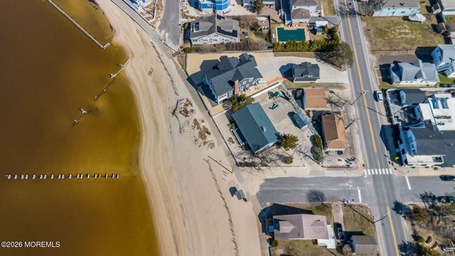 319 Monmouth Avenue, Ocean Gate, NJ 08740