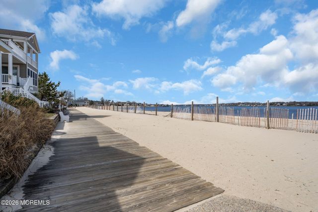 319 Monmouth Avenue, Ocean Gate, NJ 08740