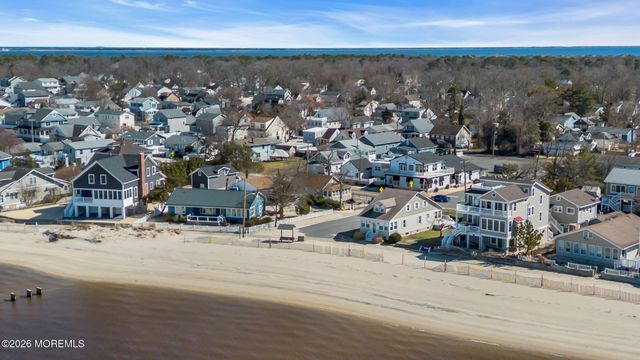 319 Monmouth Avenue, Ocean Gate, NJ 08740
