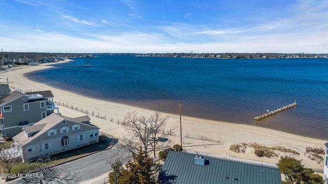 319 Monmouth Avenue, Ocean Gate, NJ 08740