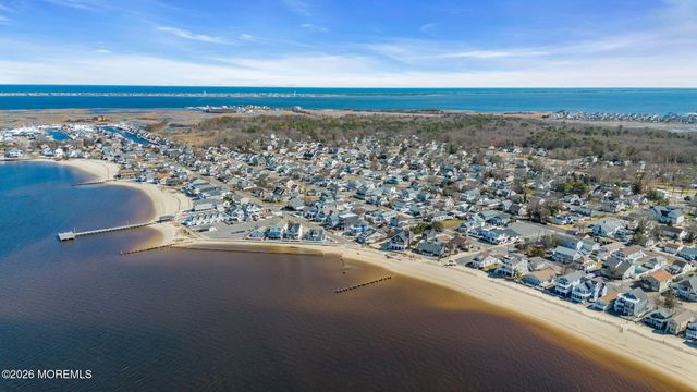 319 Monmouth Avenue, Ocean Gate, NJ 08740