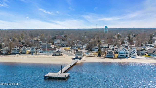 319 Monmouth Avenue, Ocean Gate, NJ 08740