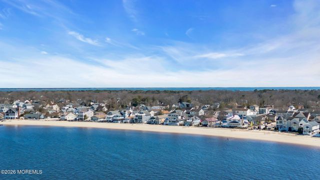 319 Monmouth Avenue, Ocean Gate, NJ 08740