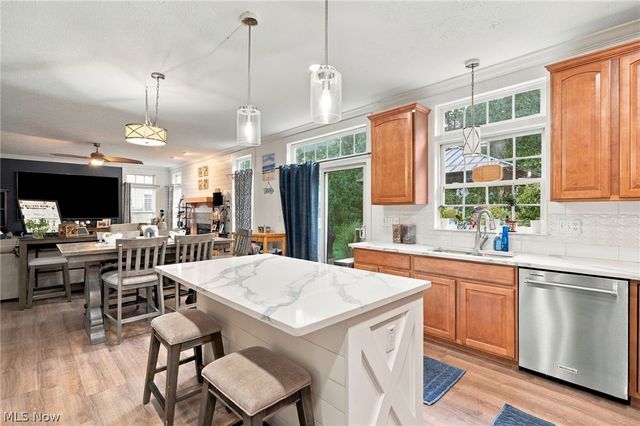 9192 Stonebriar Lane, North Ridgeville, OH 44039