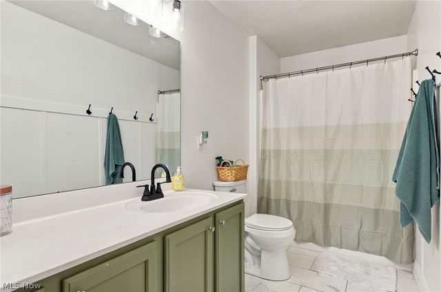 9192 Stonebriar Lane, North Ridgeville, OH 44039
