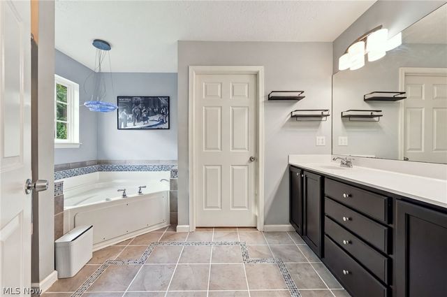 9192 Stonebriar Lane, North Ridgeville, OH 44039