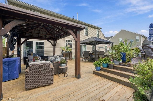9192 Stonebriar Lane, North Ridgeville, OH 44039
