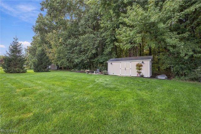 9192 Stonebriar Lane, North Ridgeville, OH 44039